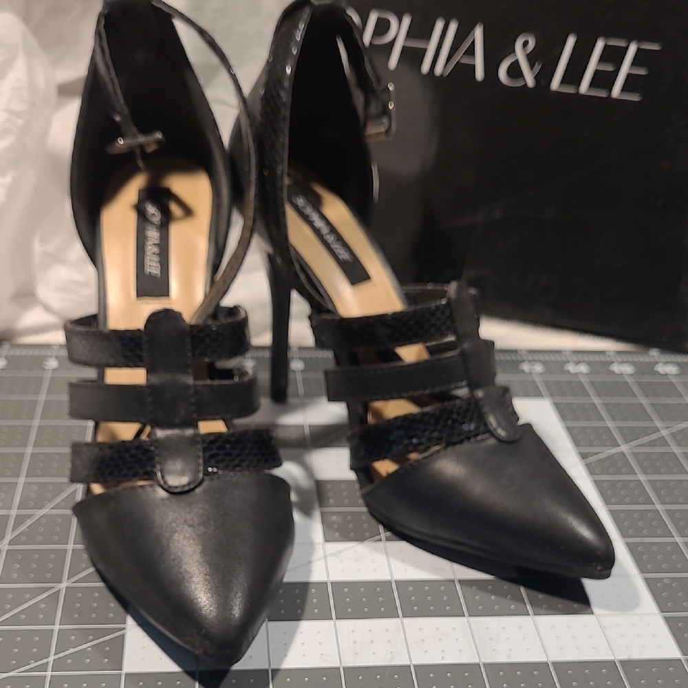 Size 8 Sophia & Lee Black Strappy Stiletto Heels
